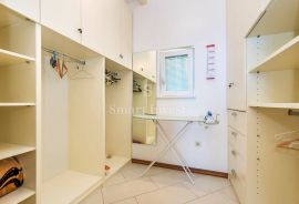 OPATIJA, LUKSUZAN PENTHOUSE DRUGI RED DO MORA, S OKUĆNICOM, Opatija, Appartement