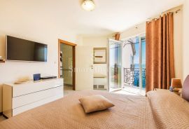 OPATIJA, LUKSUZAN PENTHOUSE DRUGI RED DO MORA, S OKUĆNICOM, Opatija, Appartement