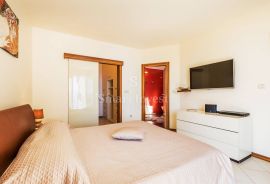 OPATIJA, LUKSUZAN PENTHOUSE DRUGI RED DO MORA, S OKUĆNICOM, Opatija, Appartement