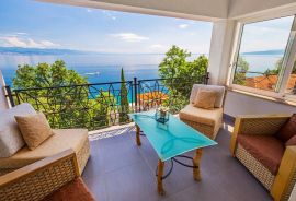 OPATIJA, LUKSUZAN PENTHOUSE DRUGI RED DO MORA, S OKUĆNICOM, Opatija, Appartement