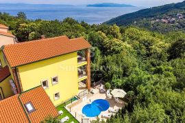 OPATIJA okolica, prekrasna vila s bazenom i pogledom na more u mirnom okuženju, prodaja, Opatija, Famiglia