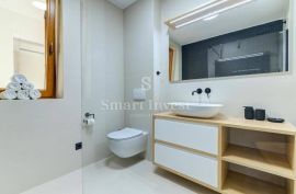 OPATIJA, vrhunski stan 3S+DB, s vrtom, luksuzan resort 1. red do mora! (AP11), Opatija, Appartment