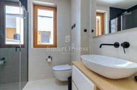 OPATIJA, stan 2S+DB, s terasom i vrtom, luksuzan resort 1. red do mora! (AP9), Opatija, Appartment