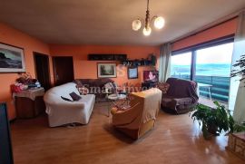 OPATIJA, stan od 187 m2 na mirnoj lokaciji s lijepim pogledom na more!, Opatija, Apartamento