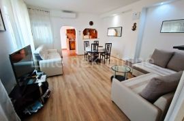 Istra,Rovinj,CENTAR- 2 apartmana i studio app s terasom i vrtom! 82 m2, Rovinj, Apartamento