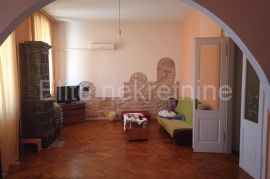 Istra, PULA - prodaja 4-sobnog stana u centru grada, 115m2, rijetka prilika!, Pula, Flat