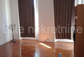 Istra, PULA - prodaja 4-sobnog stana u centru grada, 115m2, rijetka prilika!, Pula, Flat