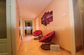 Rijeka, centar - najam 2S+DB stana, 74m2, Rijeka, Apartamento