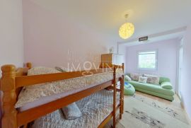 Trosoban stan sa balkonom 65m2, Grbavica, Novo Sarajevo, Apartamento