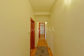 Trosoban stan sa balkonom 65m2, Grbavica, Novo Sarajevo, Apartamento