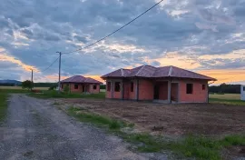 Prizemna kuća u Odžaku, Odžak, Ev