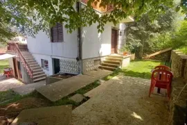 Avala, kragujevacki put. 200 m2, uknjizena 130.000 e, Voždovac, Ev