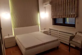 Izdajem ili prodajem LUX stan Beograd-Vozdovac, Voždovac, Daire