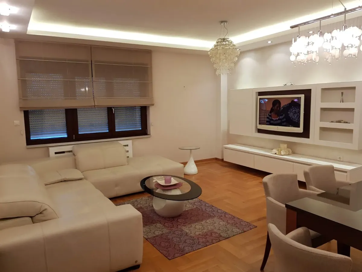 Izdajem ili prodajem LUX stan Beograd-Vozdovac, Voždovac, Daire