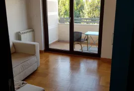 Izdajem ili prodajem LUX stan Beograd-Vozdovac, Voždovac, Daire