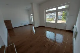 Izdaje se kuća u naselju Brzi Brod, Niš Mediana, Niš-Mediana, Commercial property