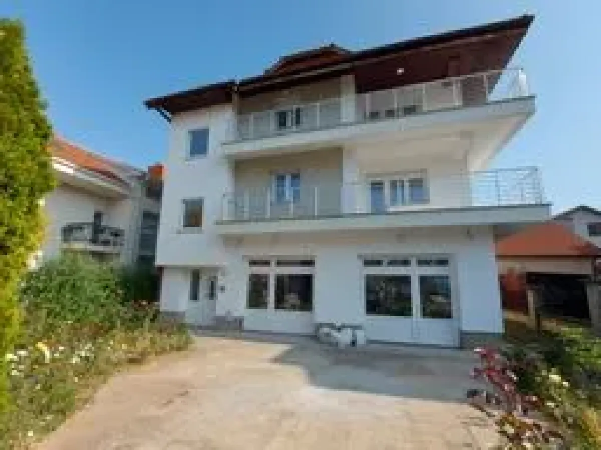 Izdaje se kuća u naselju Brzi Brod, Niš Mediana, Niš-Mediana, Commercial property