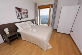 Dizajnerski apartman 10m od mora, Novi Vinodolski, Daire