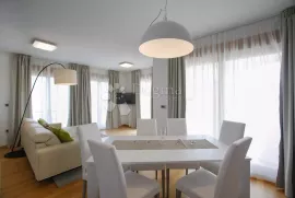 Dizajnerski apartman 10m od mora, Novi Vinodolski, Daire