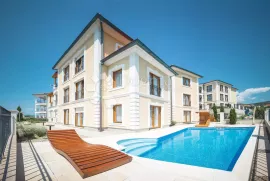 Dizajnerski apartman 10m od mora, Novi Vinodolski, Daire