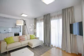 Dizajnerski apartman 10m od mora, Novi Vinodolski, Daire