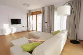 EXKLUZIVNO!! Apartman prvi red do mora, Novi Vinodolski, Daire