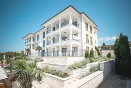 EXKLUZIVNO!! Apartman prvi red do mora, Novi Vinodolski, Διαμέρισμα