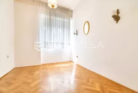 Zagreb centar, Kneza Borne, prekrasan višesoban stan 187,05 m2, Zagreb, Apartamento