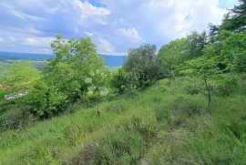 Zemljište u prirodi sa predivnim pogledom, Buzet, Terra