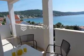 SEVID - apartmanska kuća 50 metara od mora, Marina, Commercial property