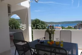 SEVID - apartmanska kuća 50 metara od mora, Marina, Commercial property