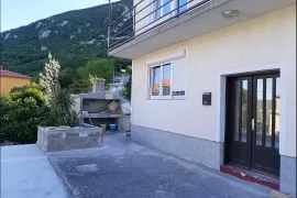 PLOMIN 220m2, Kršan, Famiglia