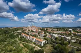 Hotel Buje, 4500 m2, Buje, Propriété commerciale