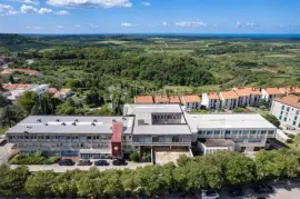 Hotel Buje, 4500 m2, Buje, Propriété commerciale