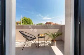 PREDIVNA VILLA SA INFINITY BAZENOM, Vižinada, بيت