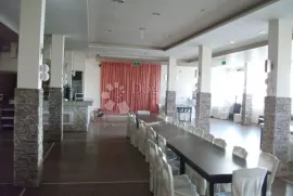 Skrad, restoran i kafić na dobroj lokaciji, Skrad, Poslovni prostor