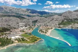 Omiška rivijera, prodaje se kuća u izgradnji roh-bau, 250 m od mora., Omiš, Haus