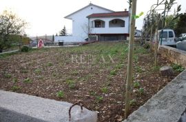 NOVI VINODOLSKI - Prostrana kuća za veliku obitelj, Novi Vinodolski, Kuća