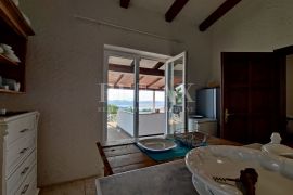 CRIKVENICA, JADRANOVO - Kuća sa velikom okućnicom od 2.010 m2, Crikvenica, Famiglia