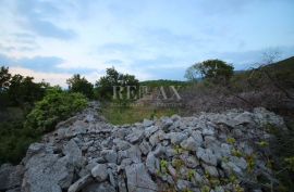 KLENOVICA, POLJICE- Poljoprivredno zemljište 6643 m2 sa dvije ruševine i pogledom, Novi Vinodolski, Land