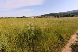 GRAĐEVINSKO ZEMLJIŠTE U NOVOM GRADSKOM CENTRU SINJA, PRILIKA!, Sinj, أرض