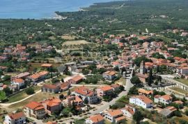 PRILIKA! POLJOPRIVREDNO ZEMLJIŠTE 600 M OD PLAŽE, Vodnjan, Terra