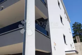 Dramalj, novogradnja sa okućnicom, Crikvenica, Flat