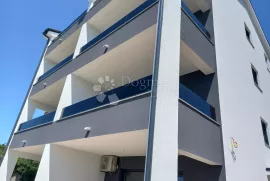 Dramalj, novogradnja sa okućnicom, Crikvenica, Flat