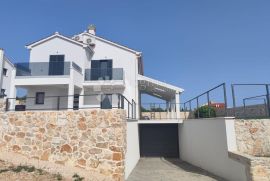 PRIMOŠTEN-VILLA SA SPEKTAKULARNIM POGLEDOM, Primošten, بيت