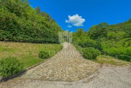 Oprtalj okolica, dizajnerska kamena kuća sa bazenom, Oprtalj, House