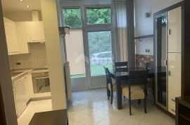 RIJEKA, ZAMET- stan, 43 m2, 1s + db, francuski balkon, Rijeka, Appartment