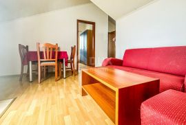 OTOK KRK, NJIVICE- Apartman u potkrovlju s pogledom na cijeli Kvarner, Omišalj, Stan