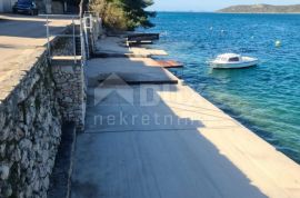 ŠIBENIK, GREBAŠTICA - Apartmanska kuća s pogledom na more, Šibenik - Okolica, Ev