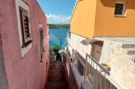 ŠIBENIK, GREBAŠTICA - Apartmanska kuća s pogledom na more, Šibenik - Okolica, Ev